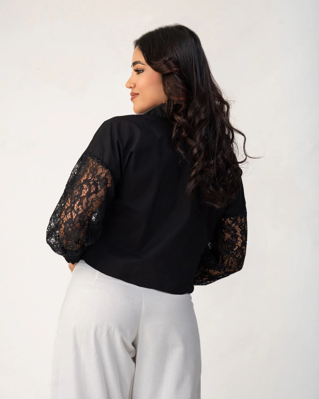 Bayleee Zyan Lace Detailed Top