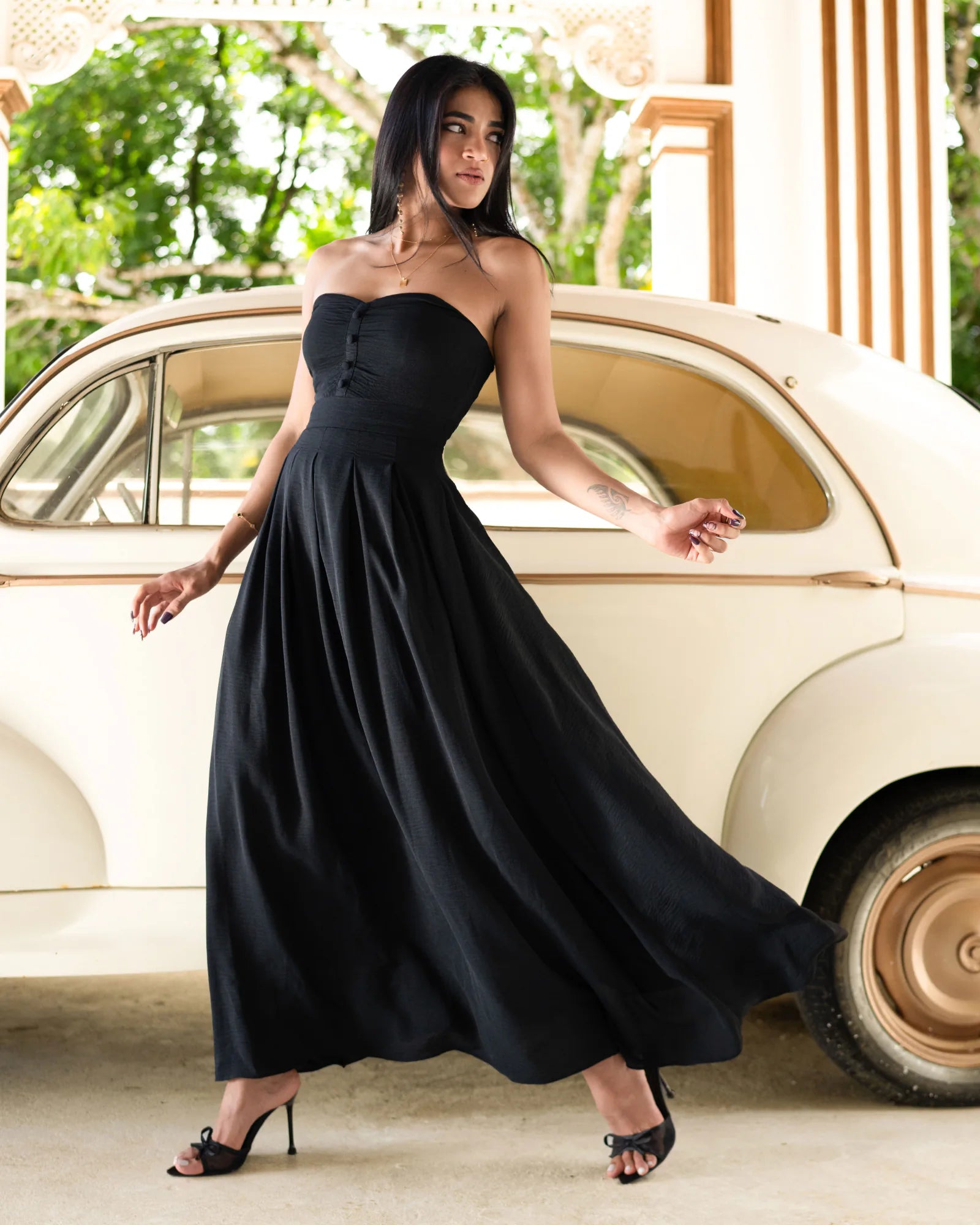 Bayleee Avani Black Maxi Dress