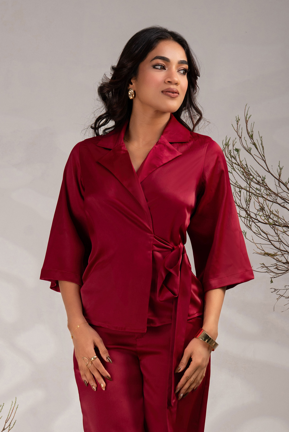 BAYLEEE NAVIRA MAROON OVERLAP TOP