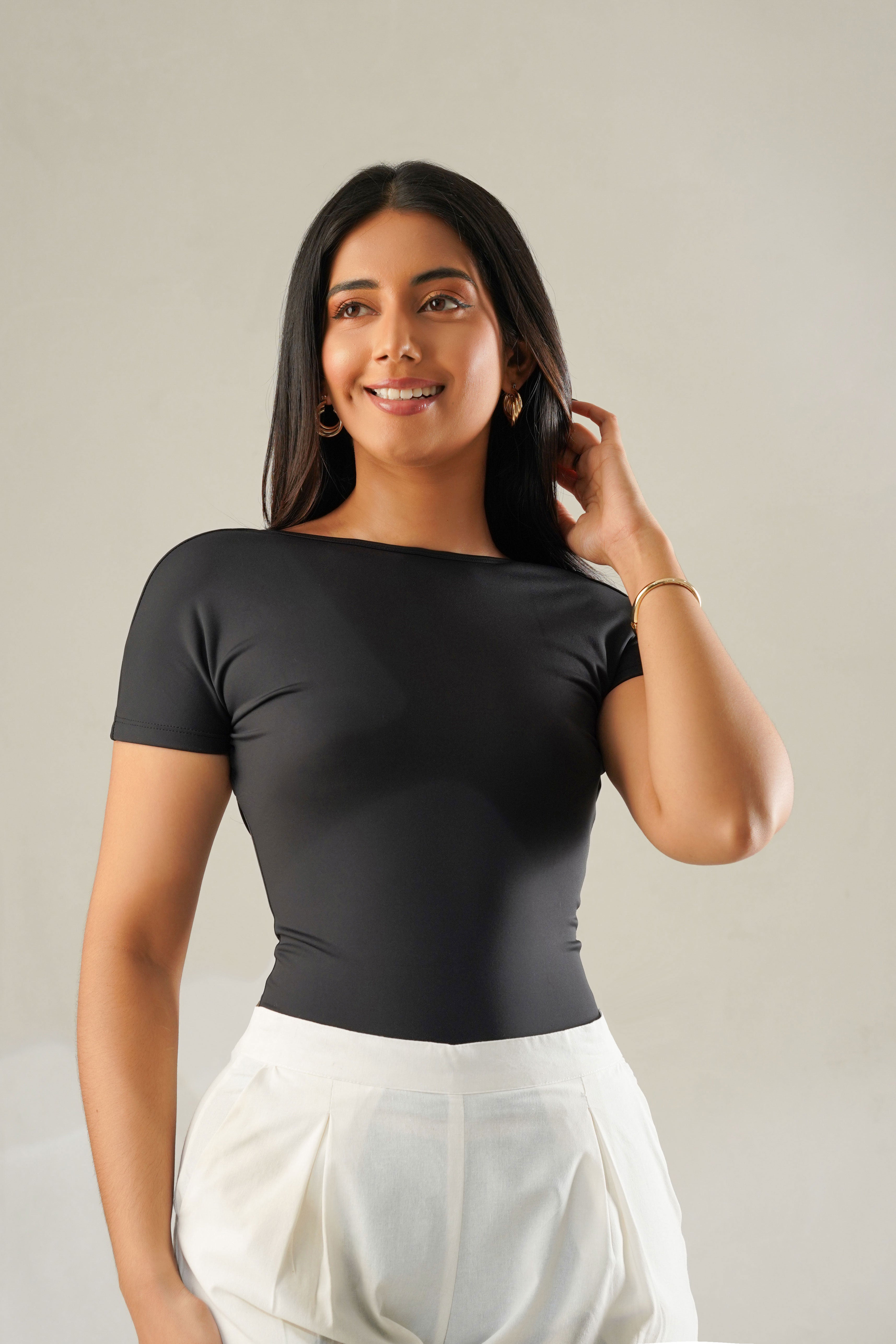 BAYLEEE BERRI BLACK BLACKLESS TOP