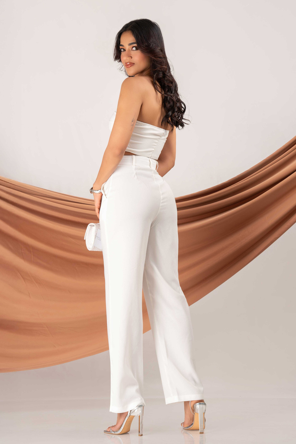 BAYLEEE VELISS WHITE STRAIGHT LEG PANT