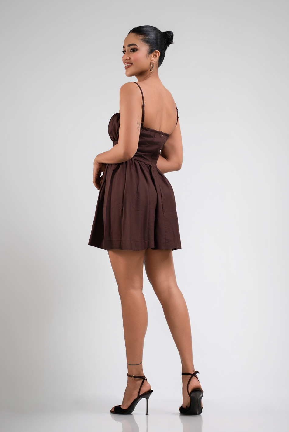 BAYLEEE RENARA BROWN MINI DRESS