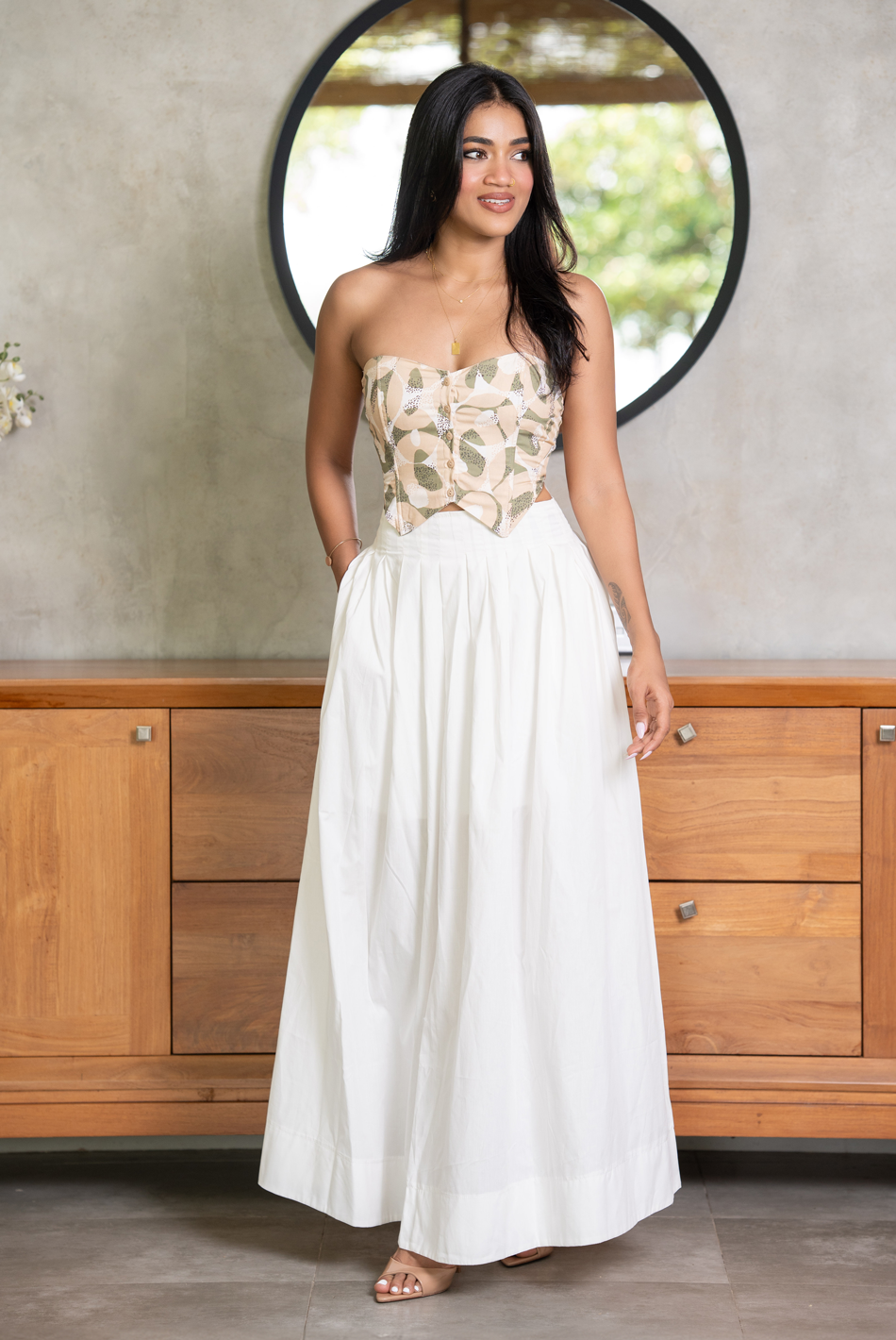 BAYLEEE FLAVIA WHITE  PLEATED MAXI SKIRT
