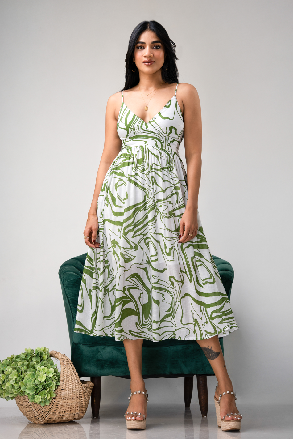 BAYLEEE WINSLET GREEN MIDI DRESS