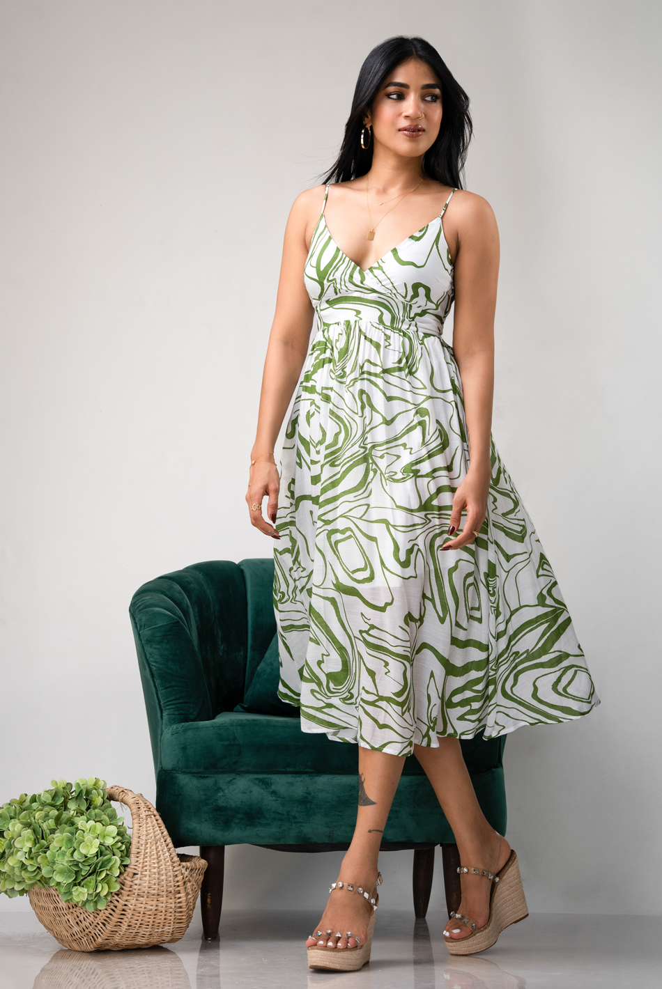 BAYLEEE WINSLET GREEN MIDI DRESS