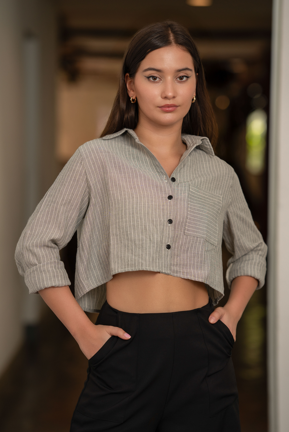 BAYLEEE VINETTE BLACK CROP SHIRT