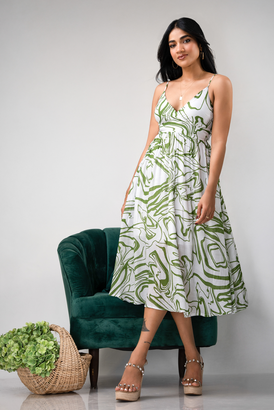 BAYLEEE WINSLET GREEN MIDI DRESS