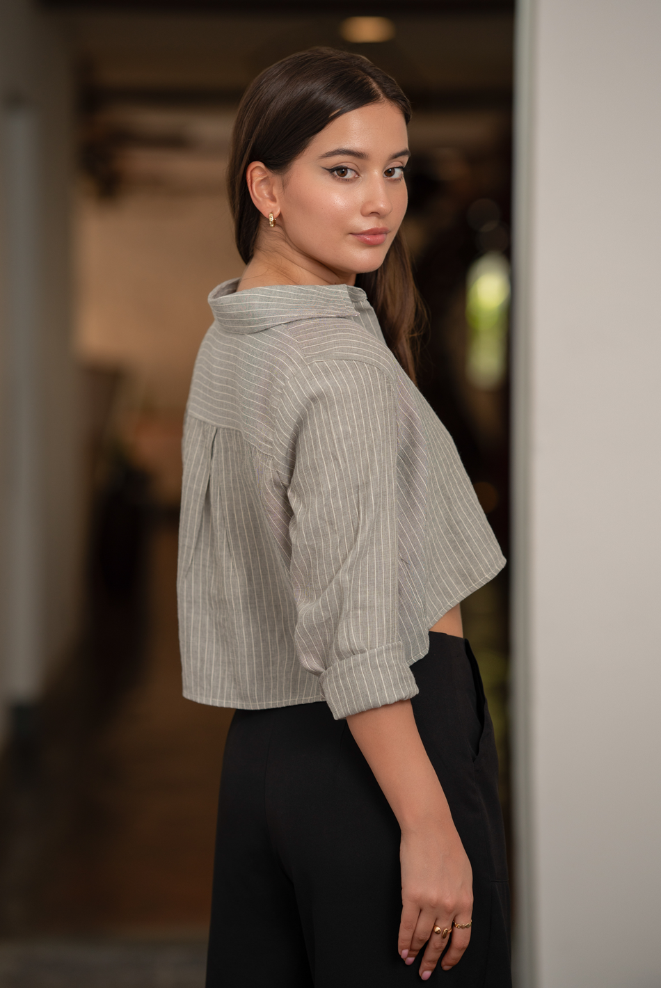 BAYLEEE VINETTE BLACK CROP SHIRT