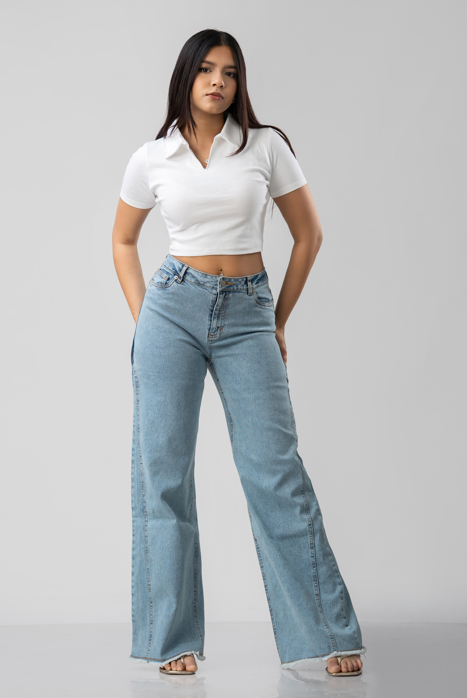 BAYLEEE SOLEIL COLLARED CROP TOP