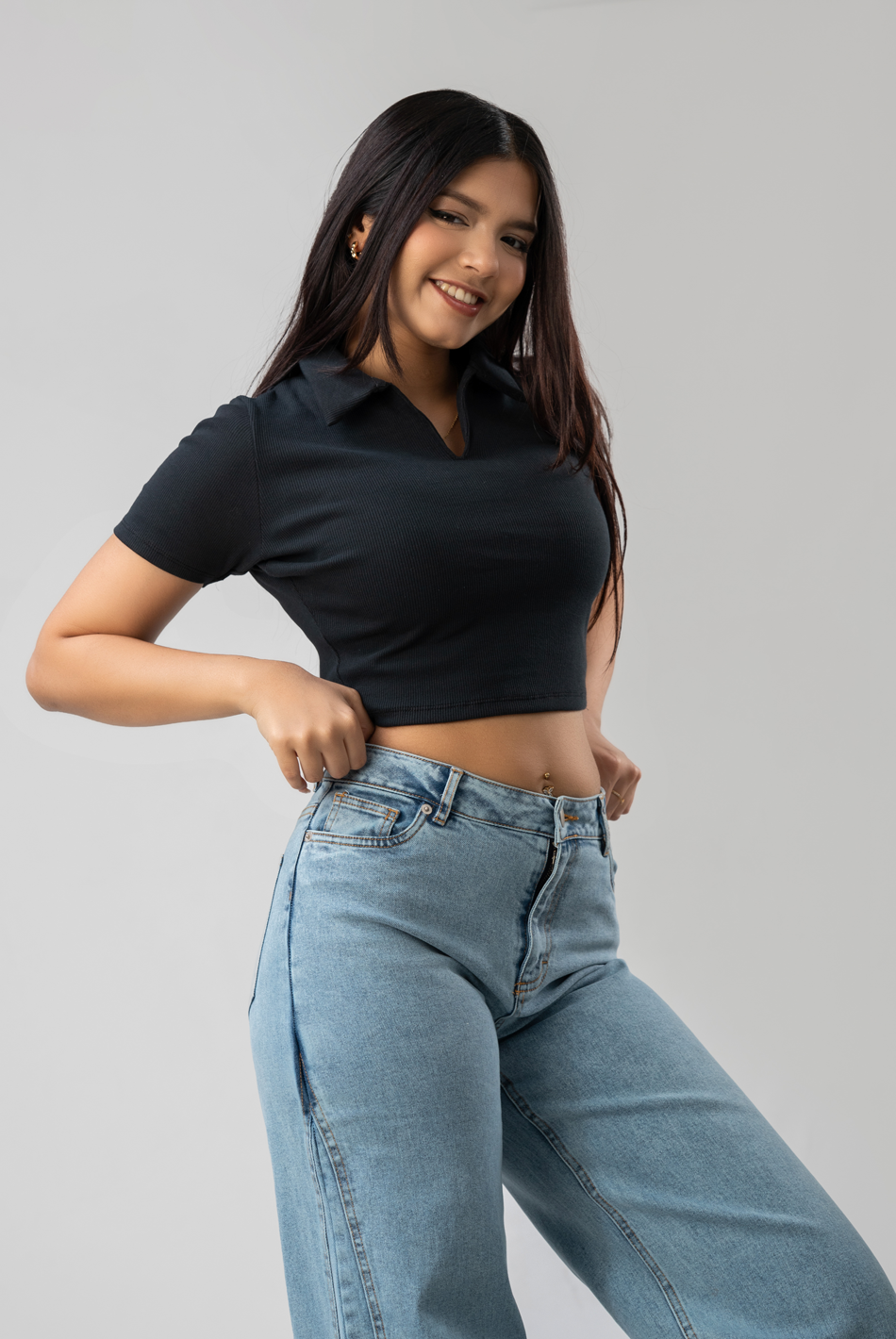 BAYLEEE SOLEIL COLLARED CROP TOP