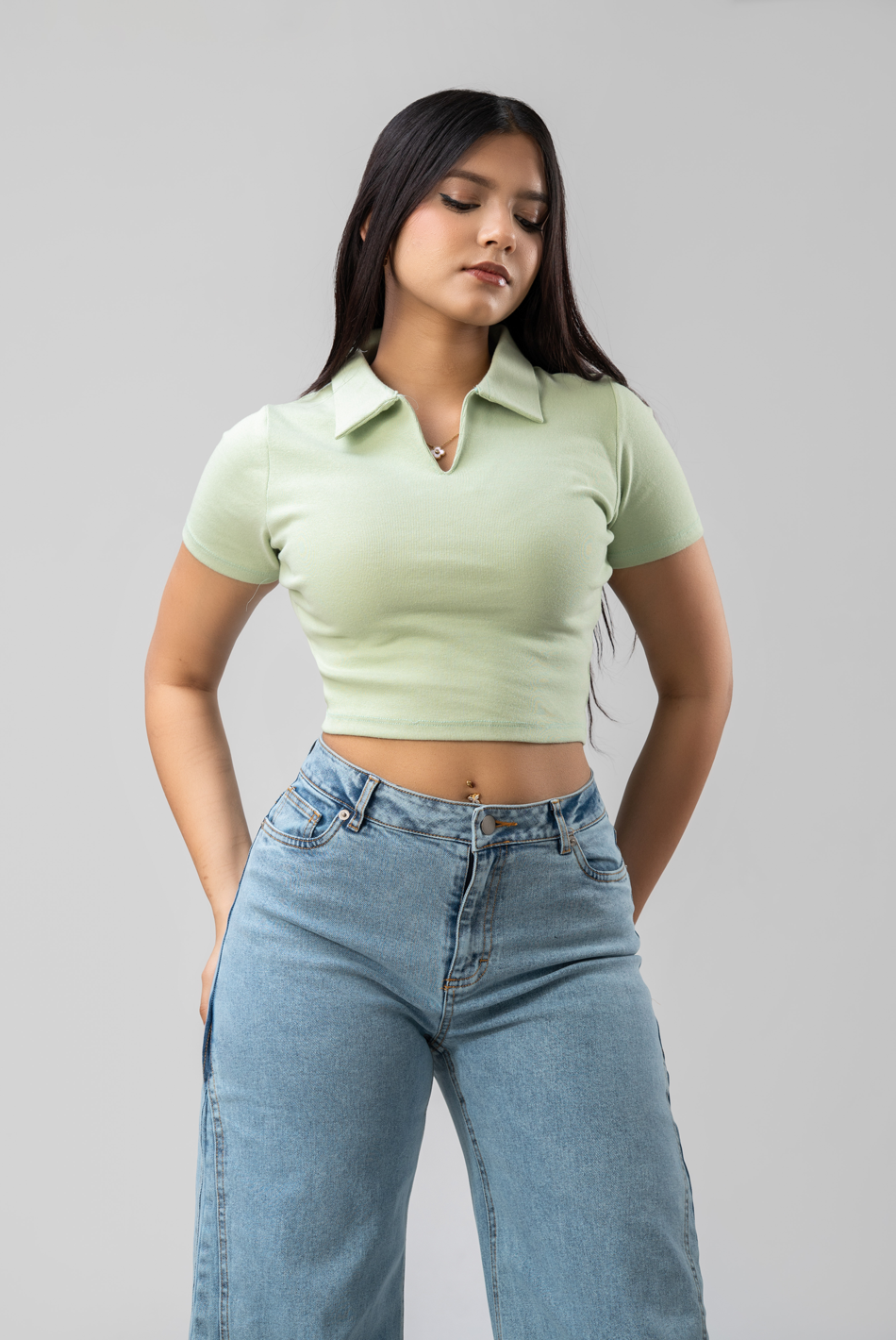 BAYLEEE SOLEIL COLLARED CROP TOP