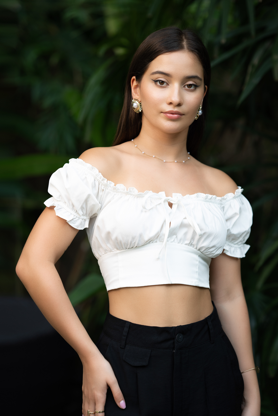 BAYLEEE ONORA WHITE CROP TOP