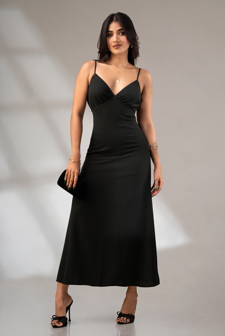 BAYLEEE CLEMMIE BLACK STRAPY MAXI DRESS