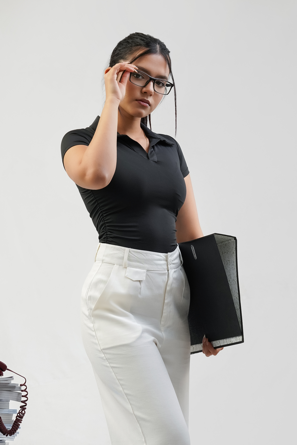 BAYLEEE SWAIN BLACK COLLAR DETAILED TOP