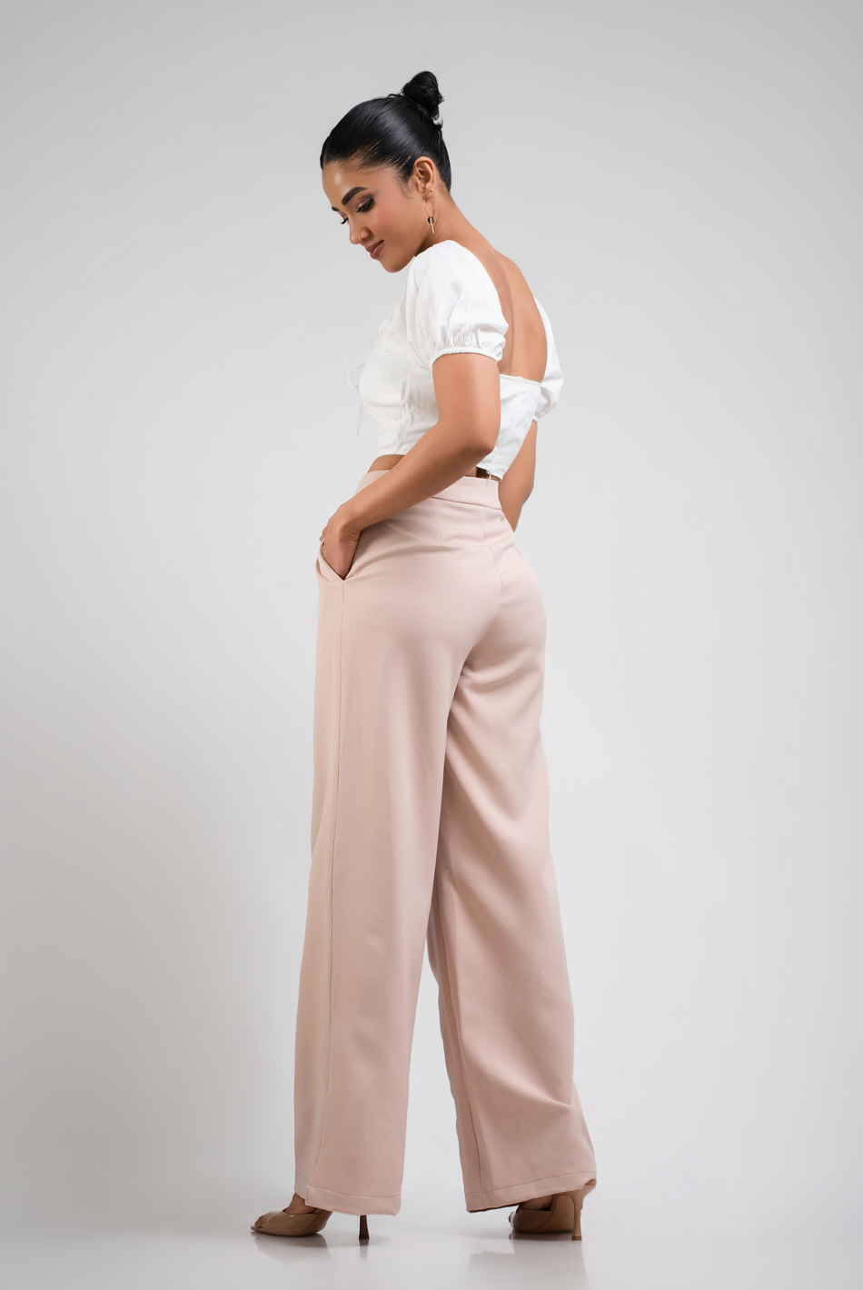 BAYLEEE ELOWEN BEIGE STRAIGHT LEG PANT