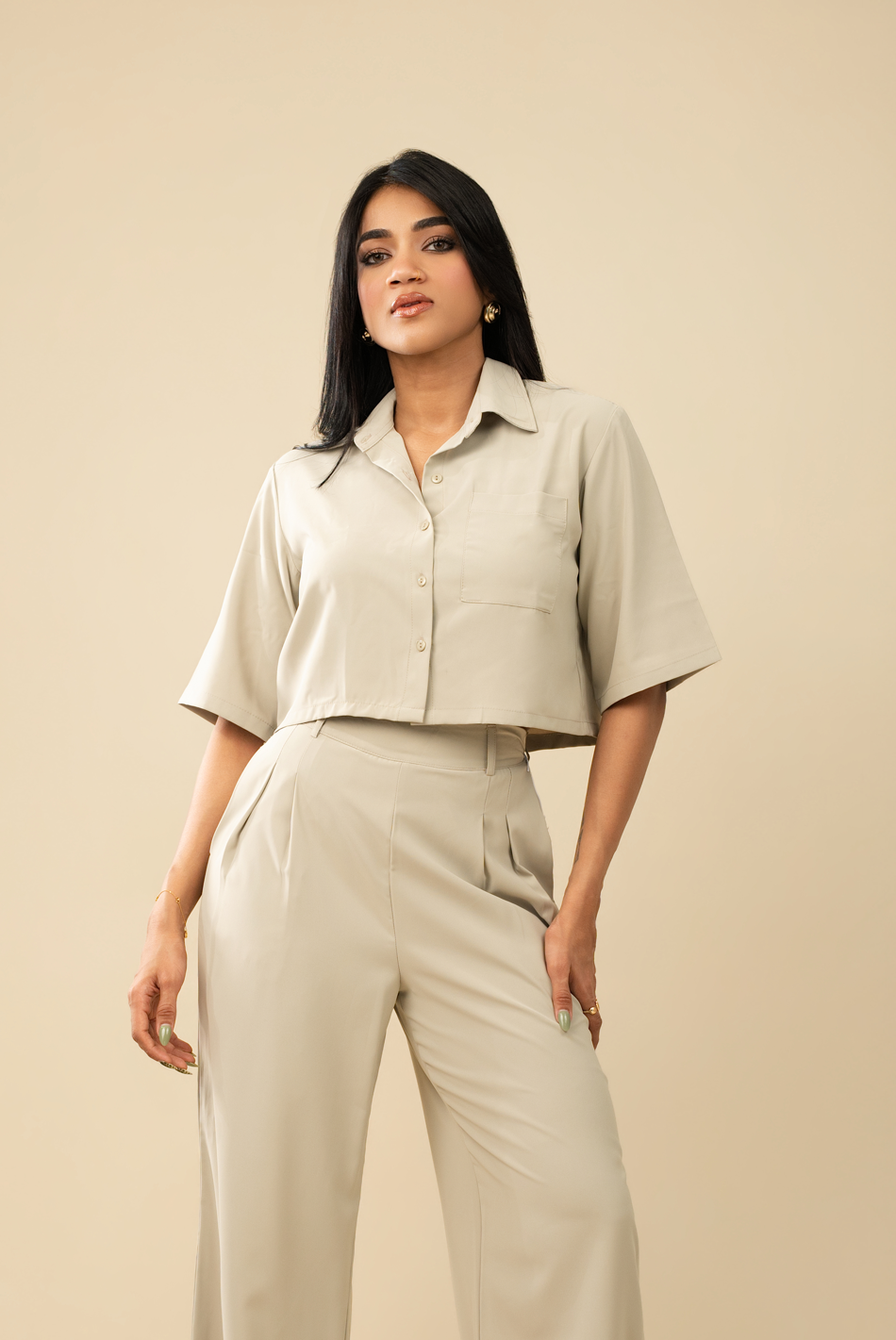 BAYLEEE FILOMINA OLIVE GREEN CROP SHIRT