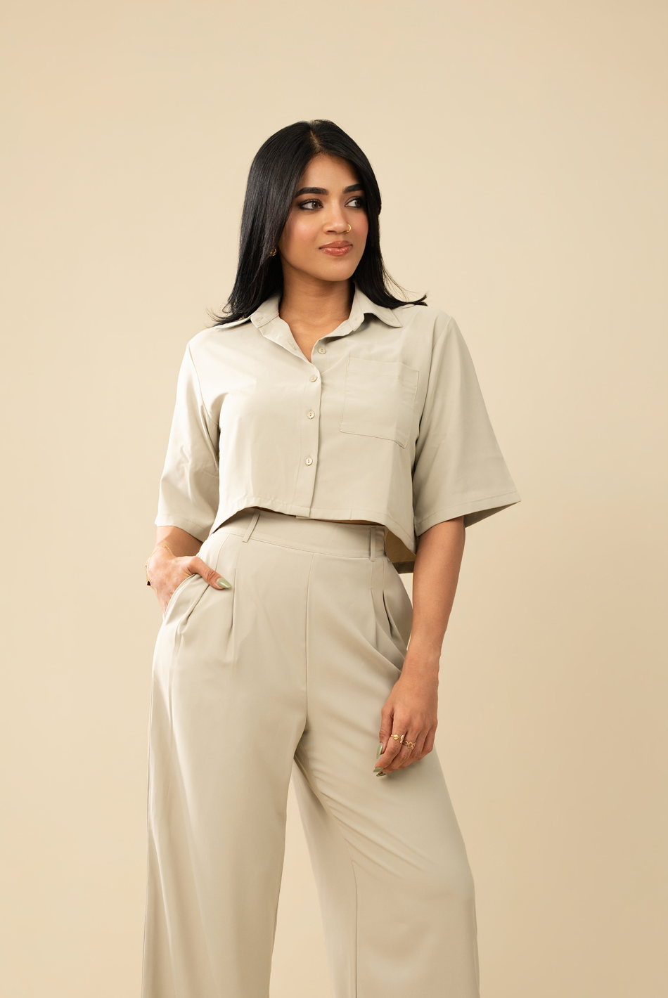 BAYLEEE FILOMINA OLIVE GREEN CROP SHIRT