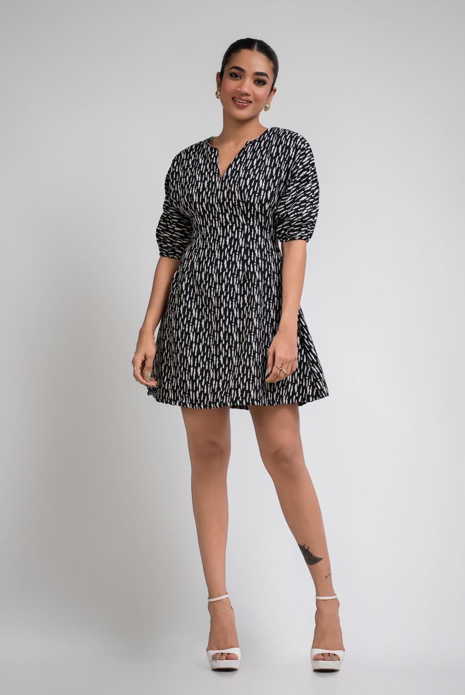 BAYLEEE GRETCHEN BLACK PRINTED DRESS