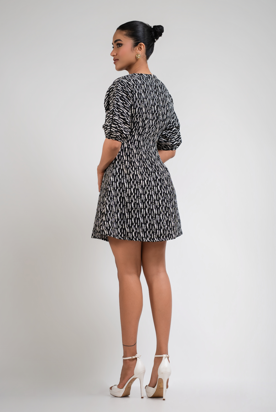 BAYLEEE GRETCHEN BLACK PRINTED DRESS