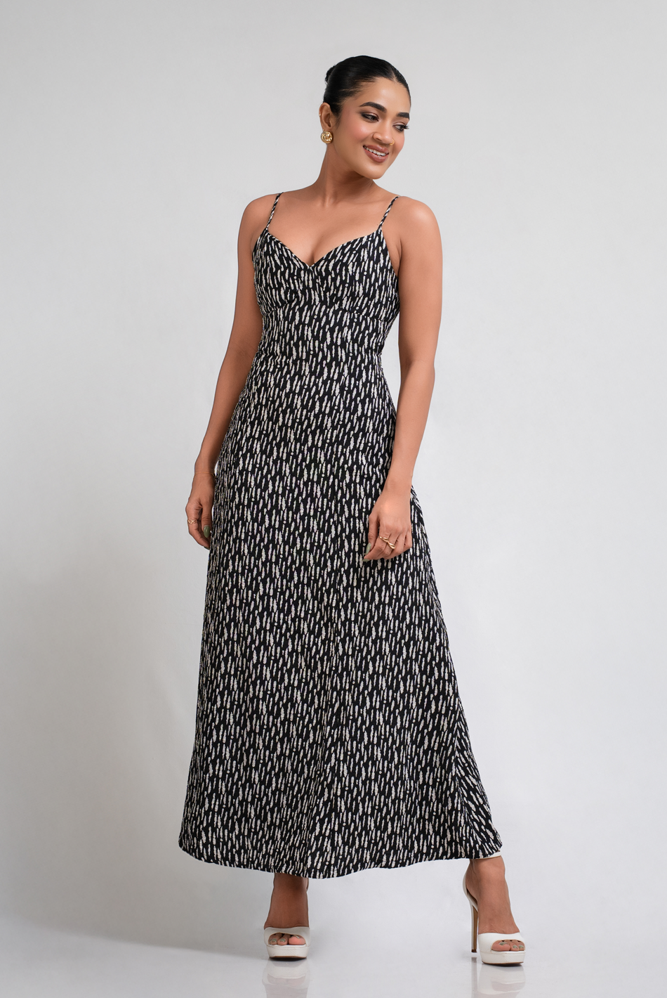 BAYLEEE YORA WHITE PRINTED MAXI DRESS
