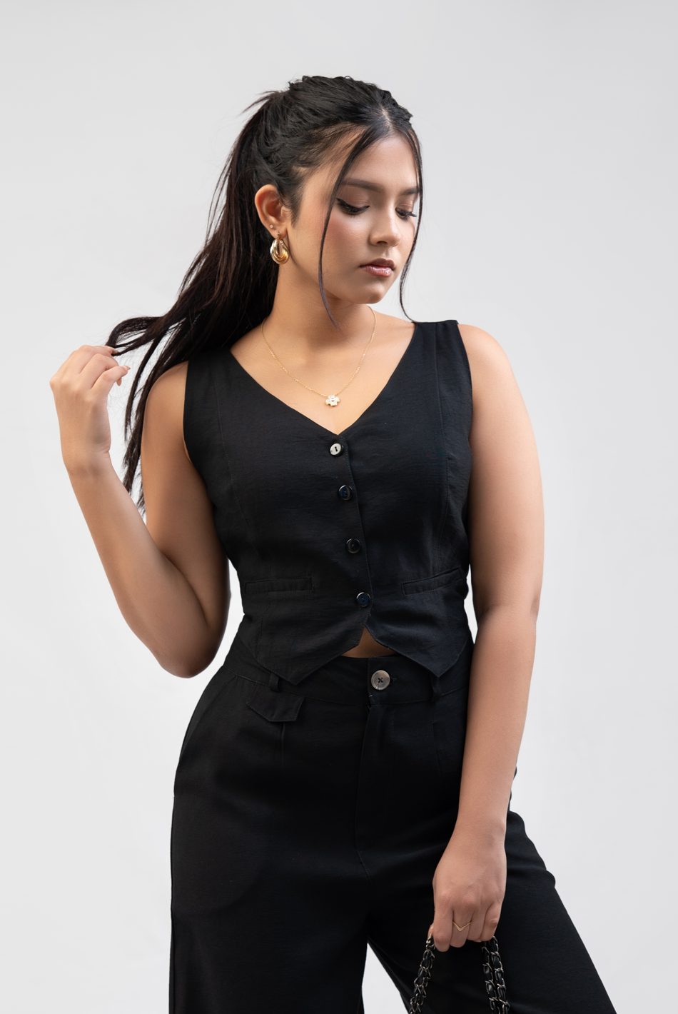 BAYLEEE IKSORA BLACK CROPED WIASTCOAT
