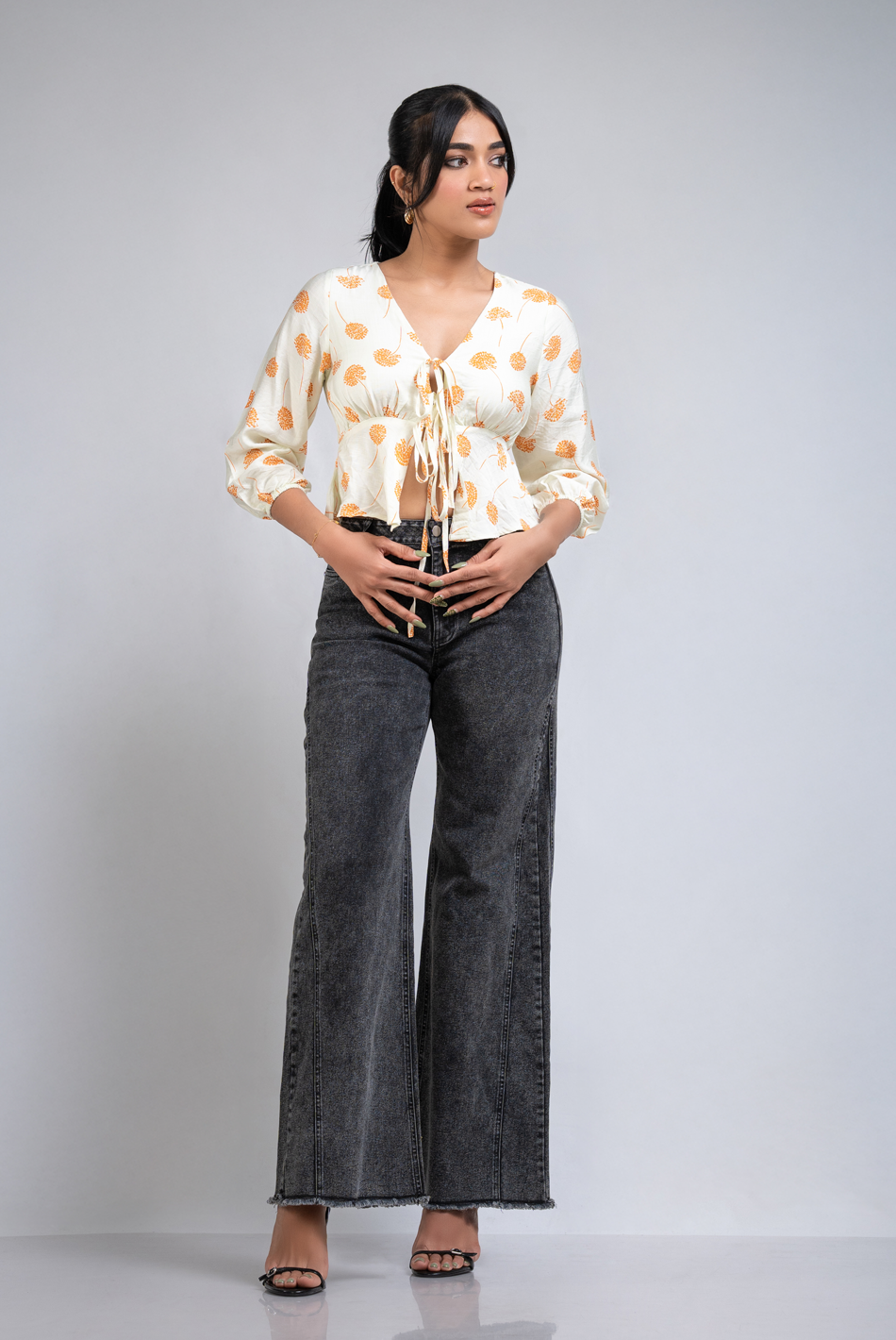 BAYLEEE TESS PRINTED LONG SLEEVE TOP