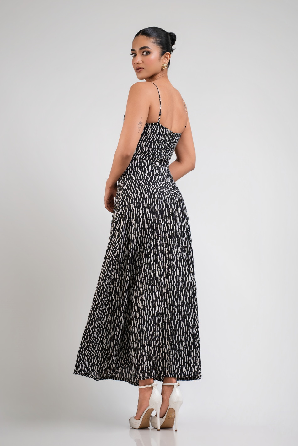 BAYLEEE YORA WHITE PRINTED MAXI DRESS
