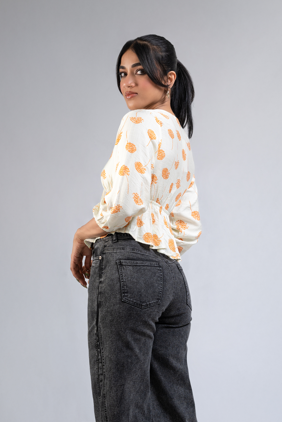 BAYLEEE TESS PRINTED LONG SLEEVE TOP