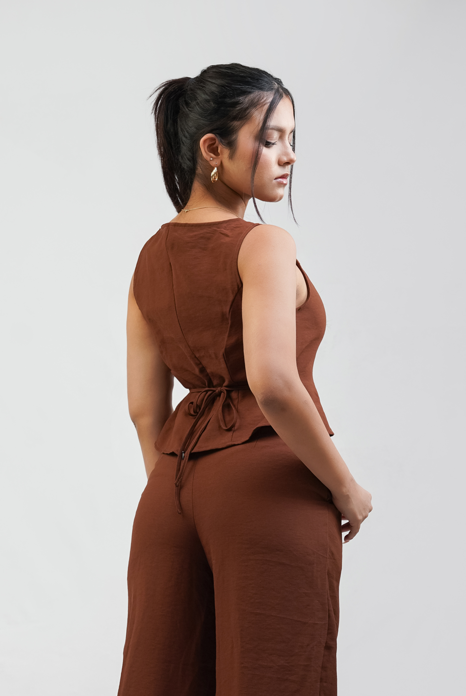 BAYLEEE RIKO SLEEVELESS TOP