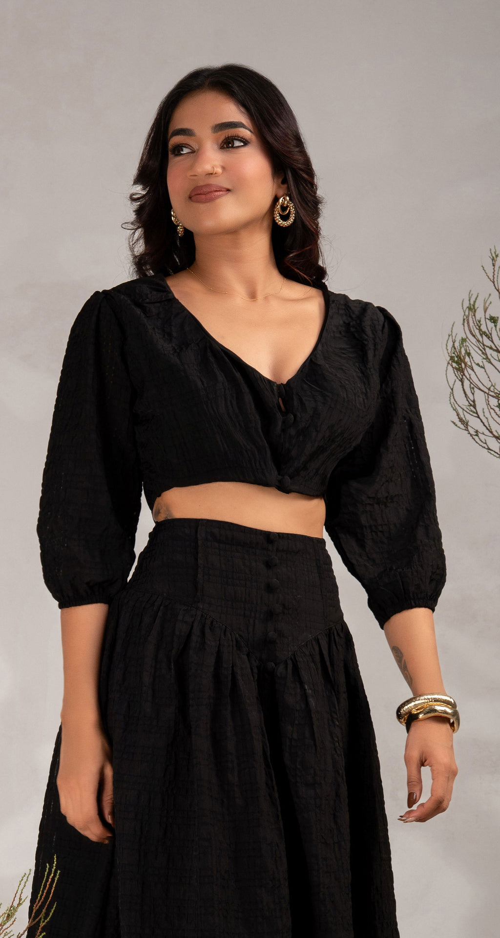 BAYLEEE ZUHA V NECKLINE TOP