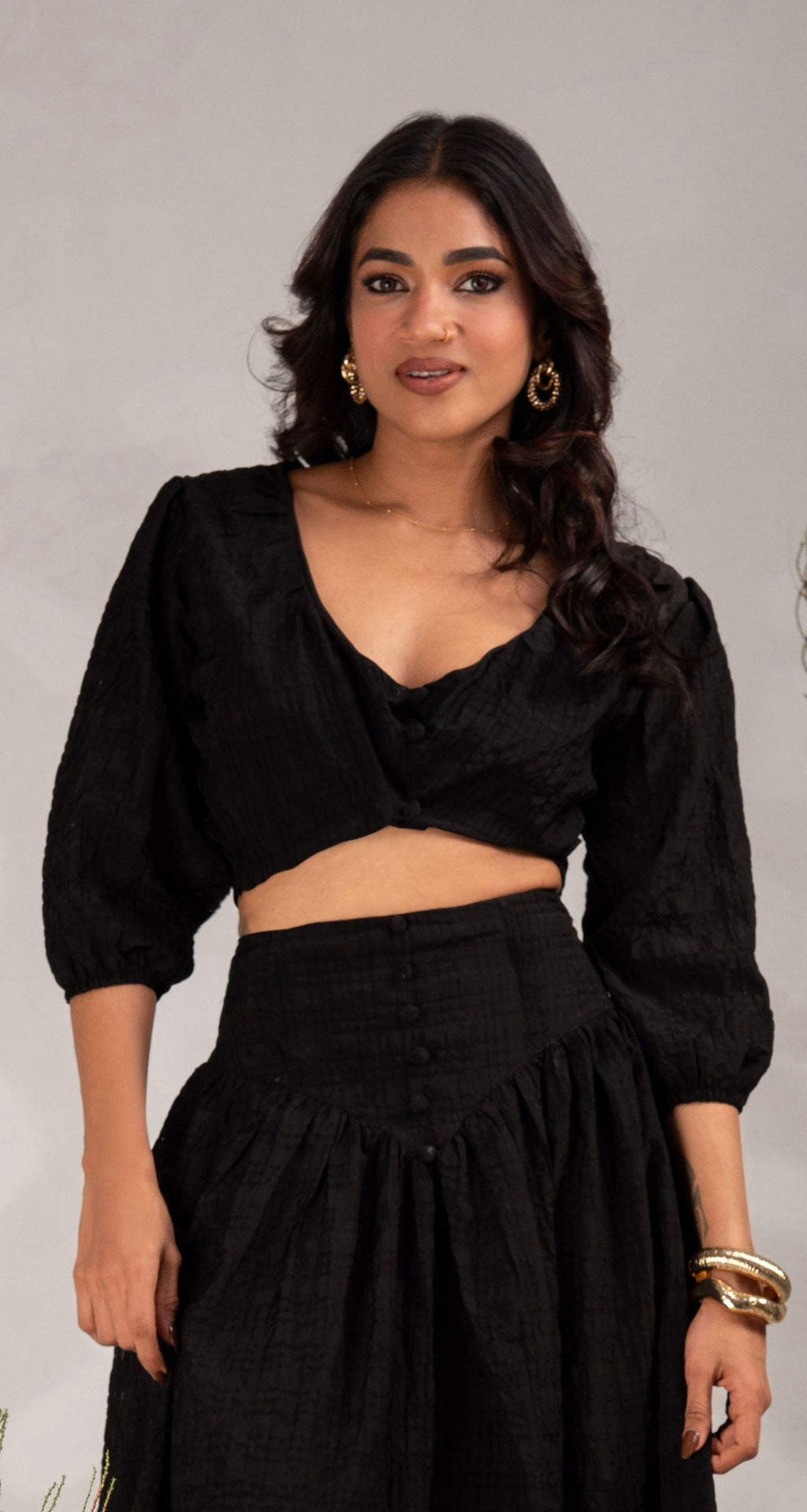 BAYLEEE ZUHA V NECKLINE TOP