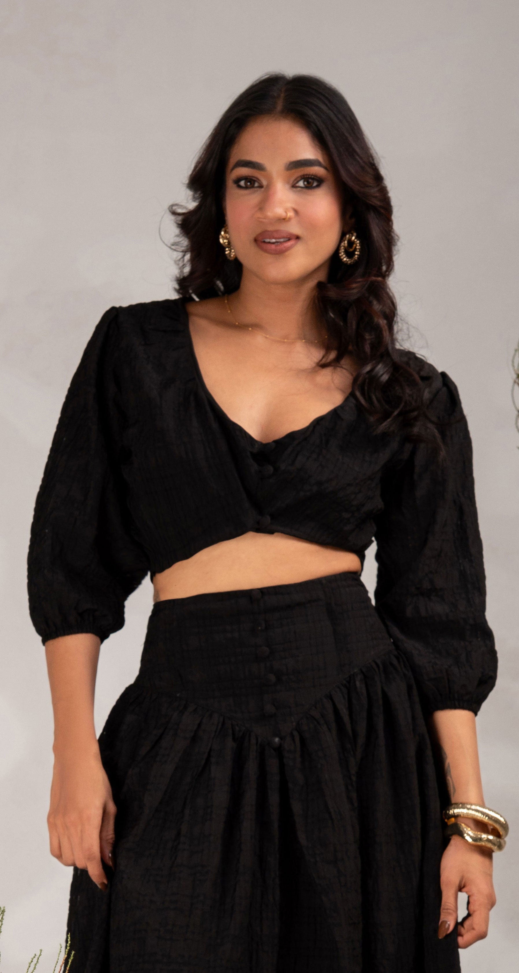 BAYLEEE ZUHA V NECKLINE TOP