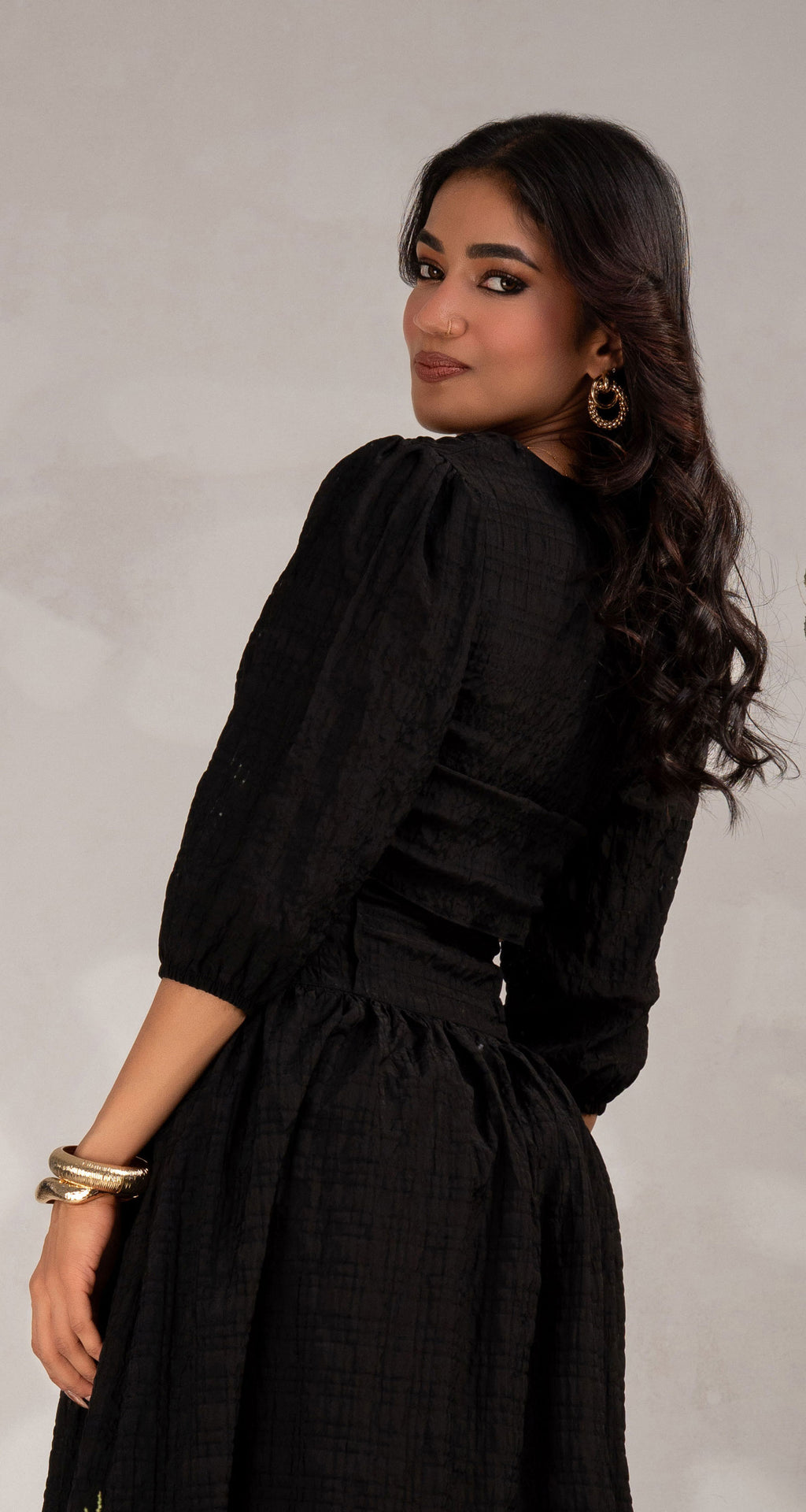 BAYLEEE ZUHA V NECKLINE TOP